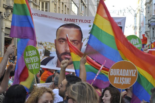 Gay Pride 2011 in Istanbul. By pikniktupu46